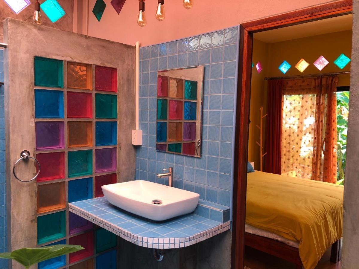 One World Bungalows Ko Lanta Buitenkant foto