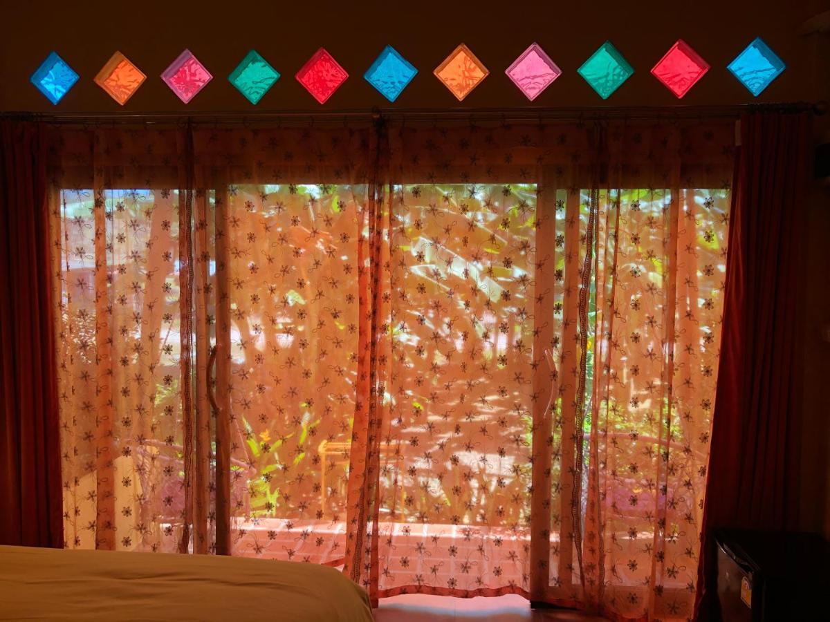 One World Bungalows Ko Lanta Buitenkant foto